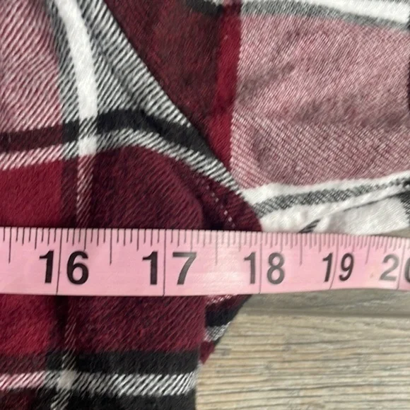 American eagle shirt size extra small black gray and burgundy plaid - Picture 9 of 10